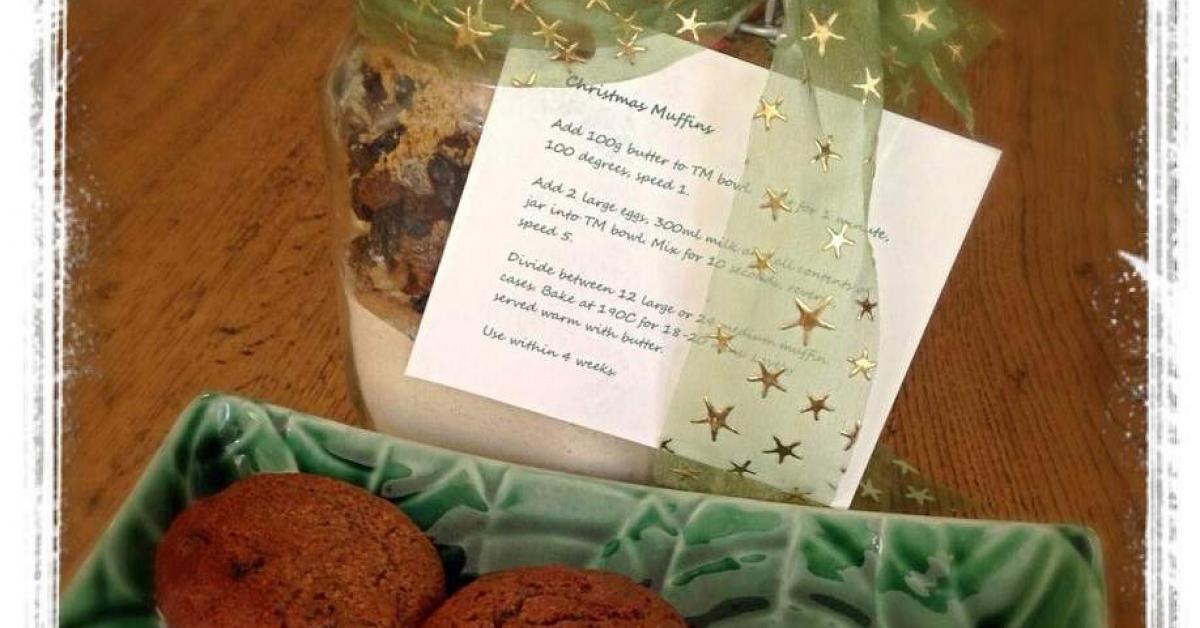 Christmas Muffins gift in a jar by Lyndathermomix. A Thermomix