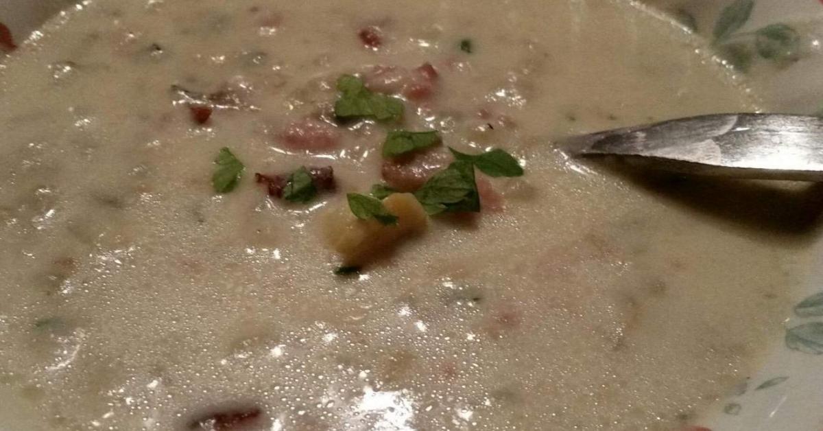 Clam Chowder by Li. A Thermomix ® recipe in the category Soups on www