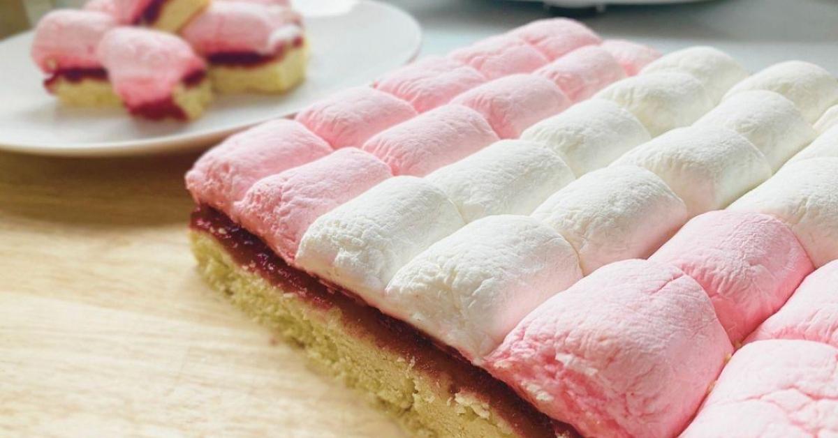Simple Marshmallow Slice Gluten Free by mariafoy. A Thermomix