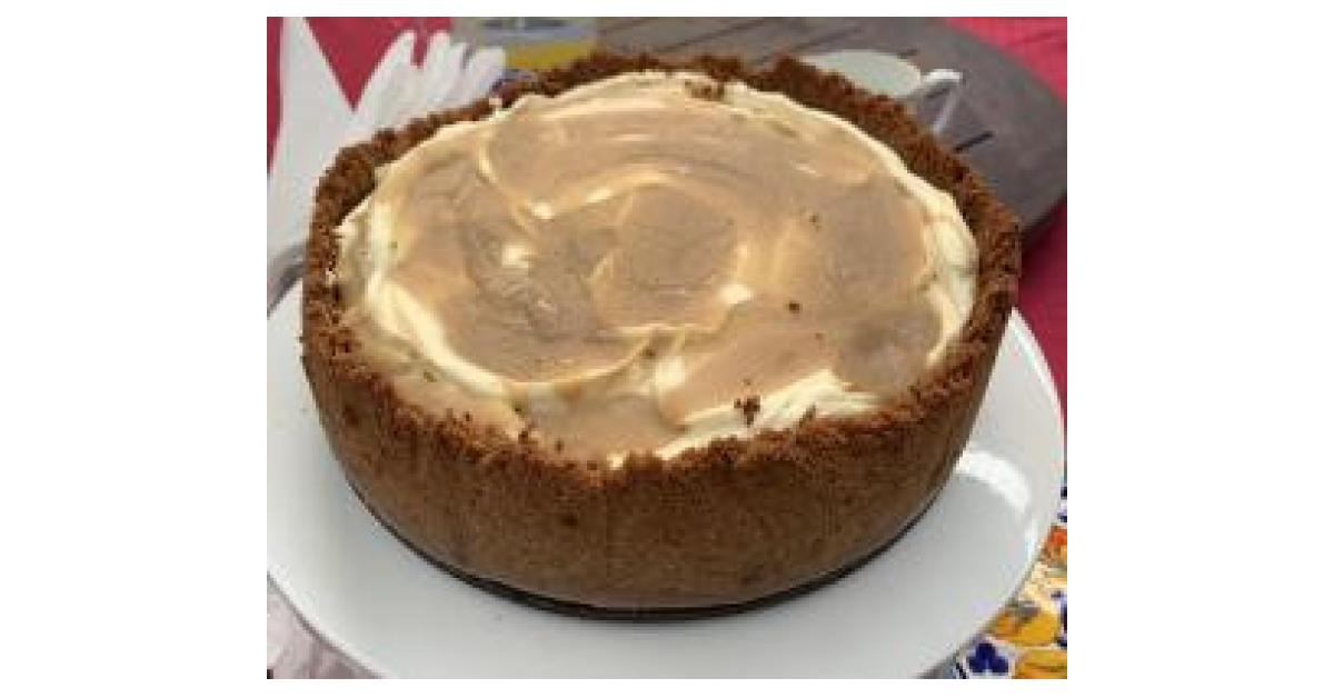 Variation Donna Hay's Salted Caramel and Vanilla Baked Cheesecake by