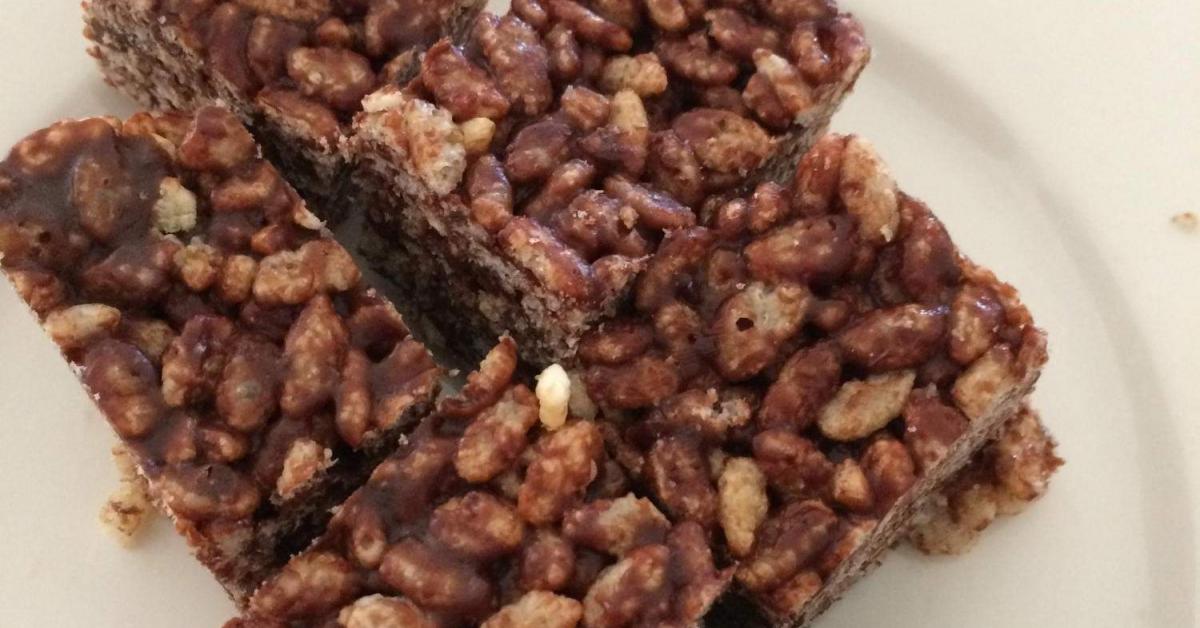 Healthy Chocolate Rice Bubble Bars by Suey on